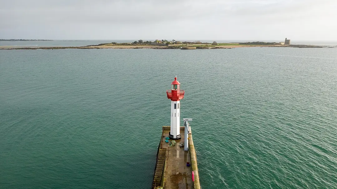 Phare de Saint-Vaast-la-Hougue