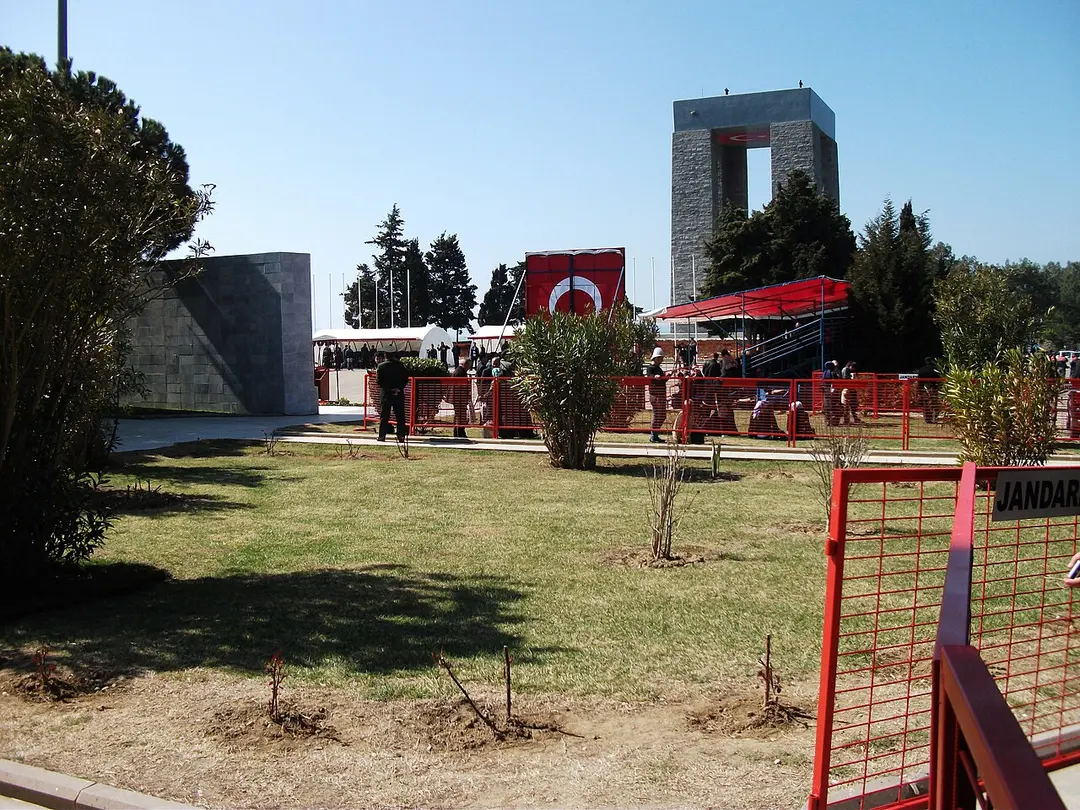 Çanakkale Şehitleri Anıtı