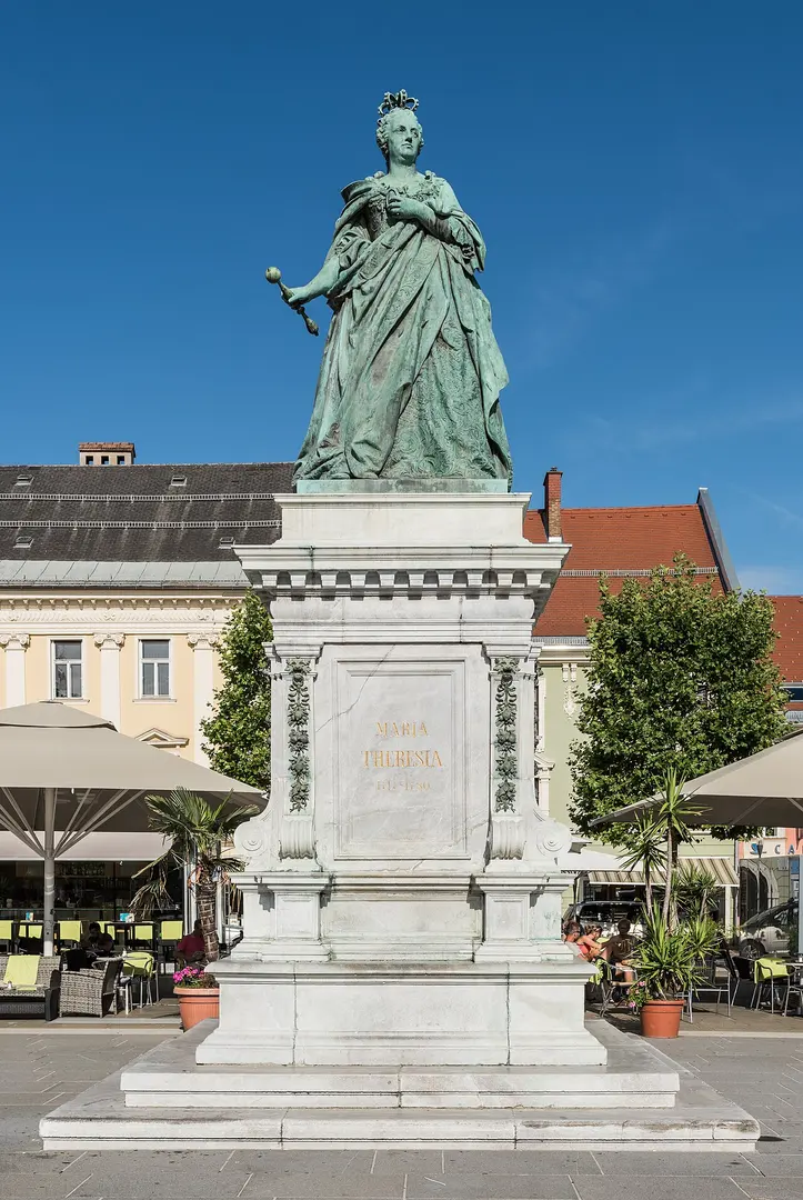 Maria-Theresien-Statue