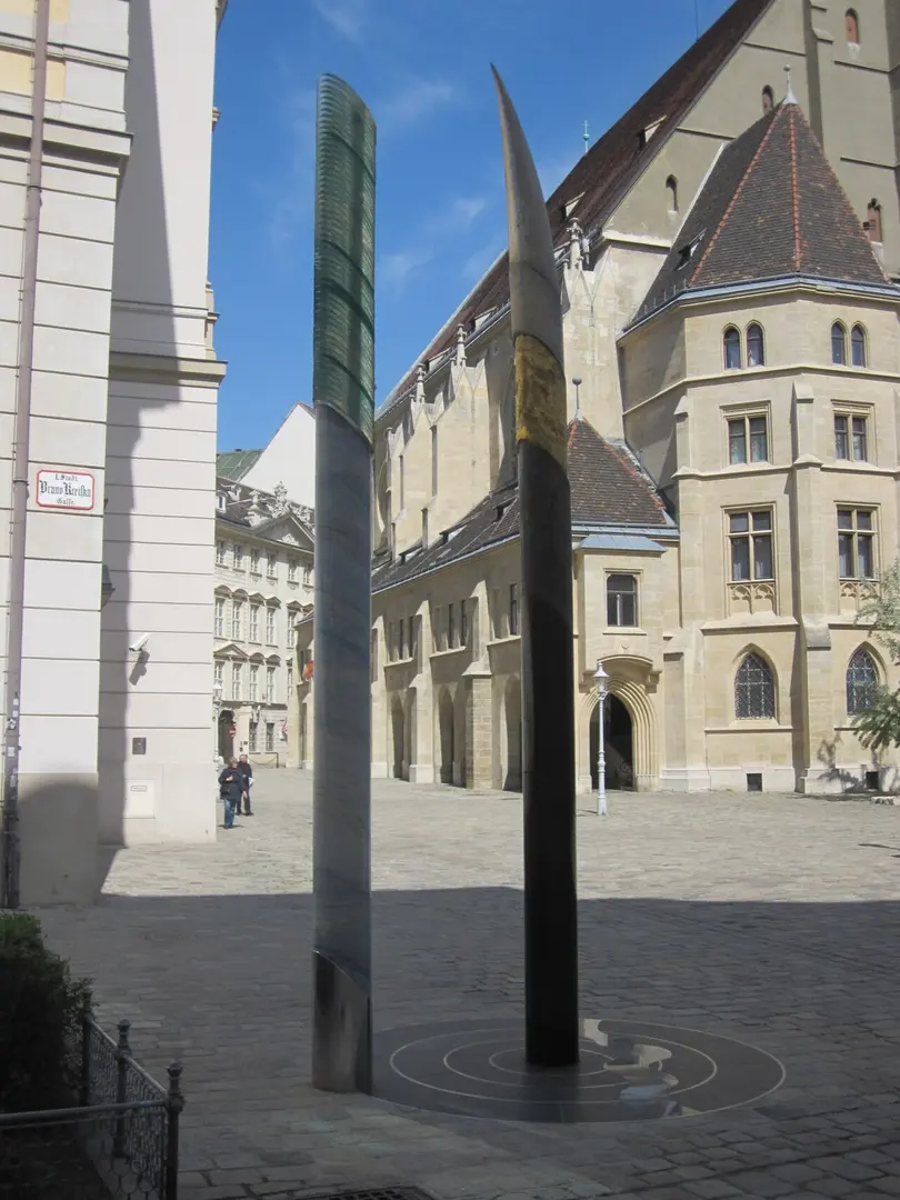 Minoritenplatz