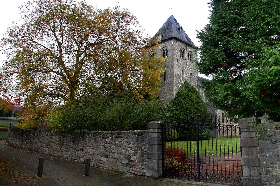 Église abbatiale Saint-Pierre d'Hastière