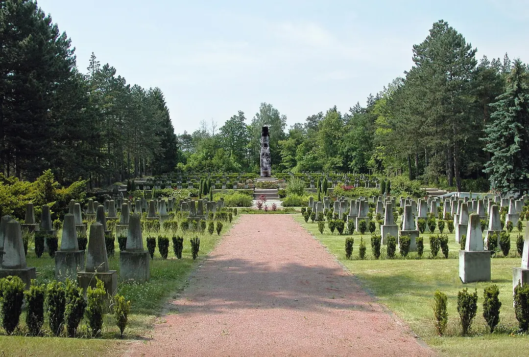 Sowjetischer Garnisonfriedhof