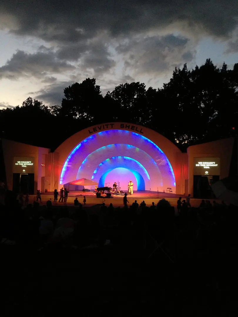 Levitt Shell