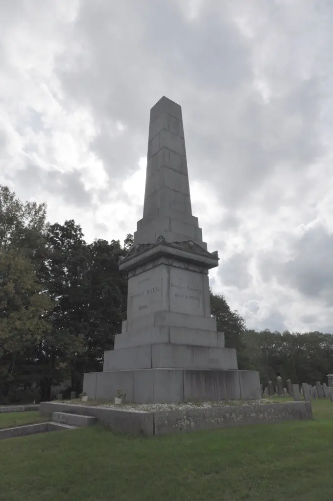 Captain Nathan Hale Monument