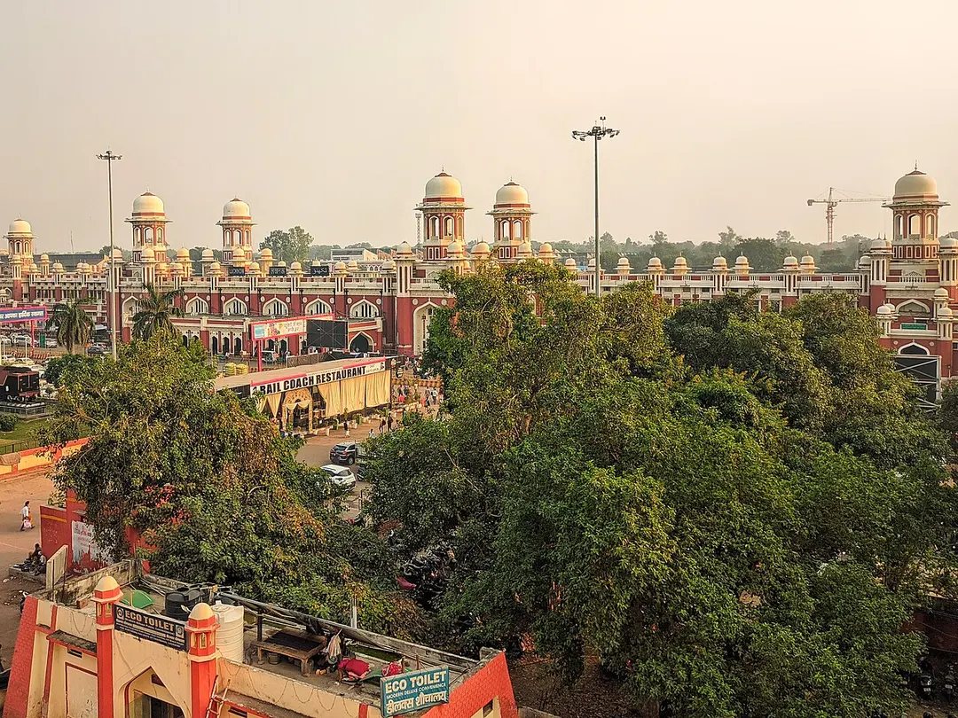 Lucknow Charbagh railway station