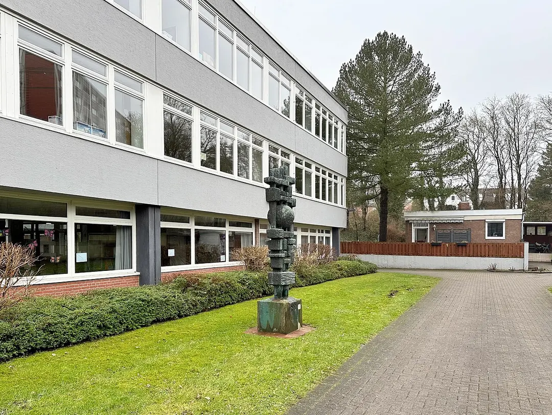 Große Sonnenstele