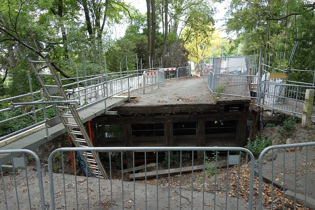 Helmore's Lane Bridge