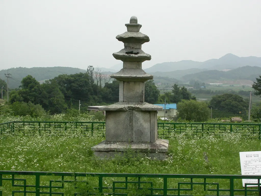 원주 흥법사지 삼층석탑