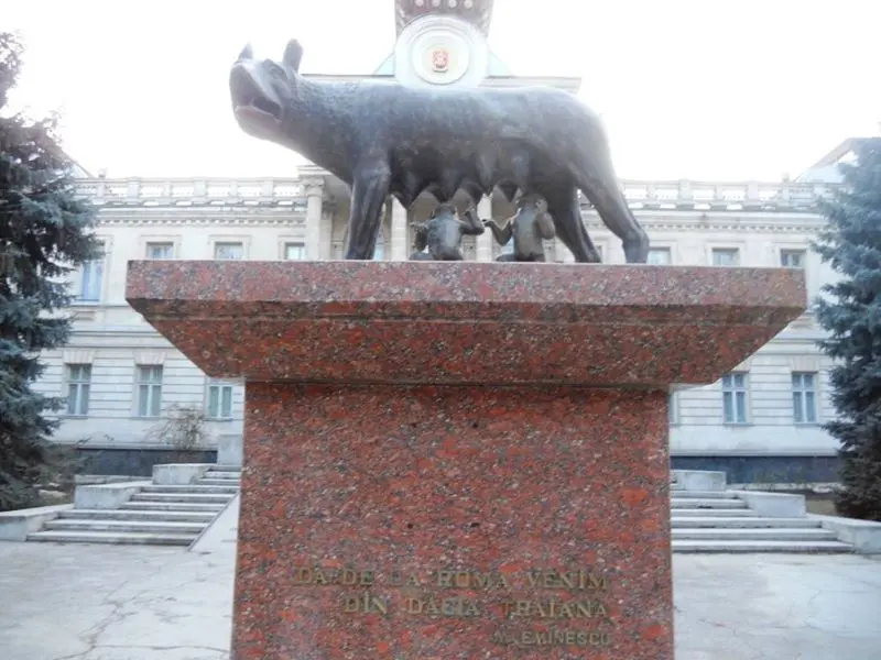 Capitoline Wolf, Chișinău