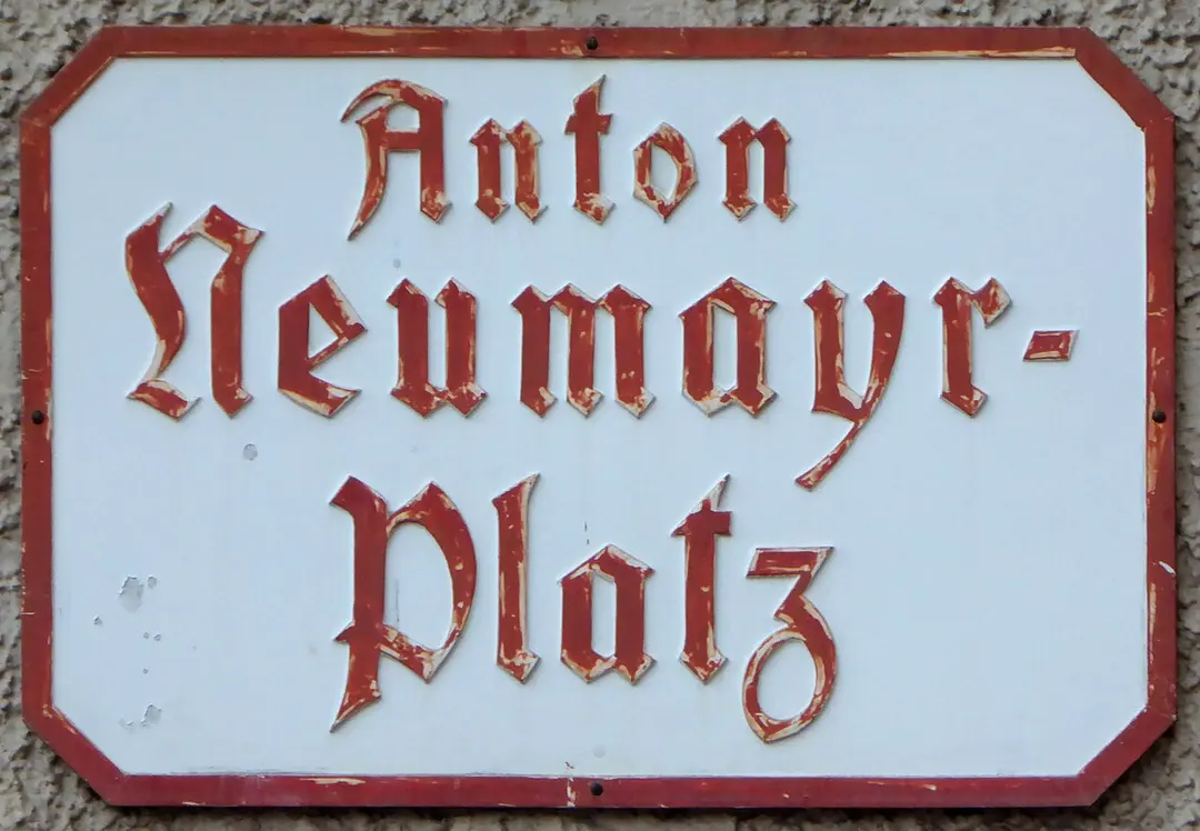 Anton-Neumayr-Platz