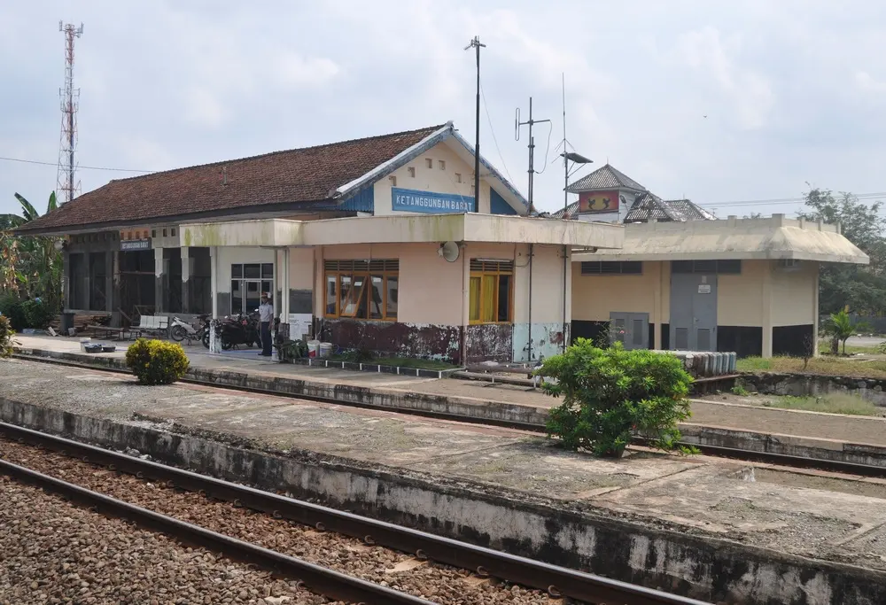 Ketanggungan Barat railway station