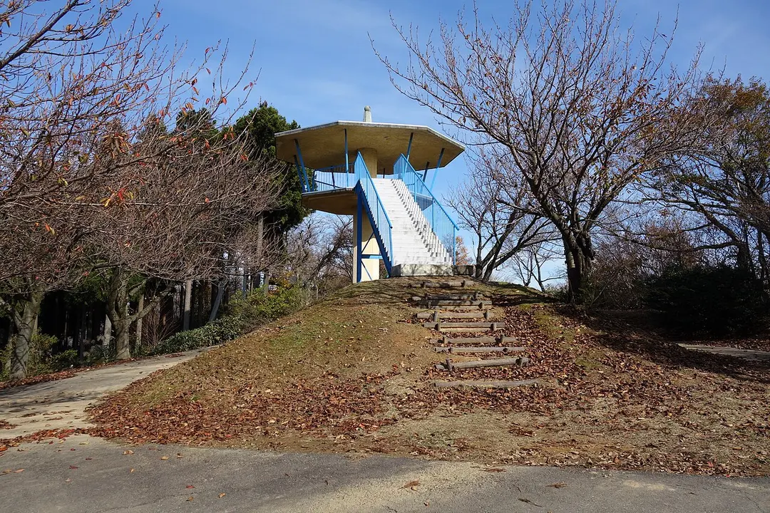 刈安山