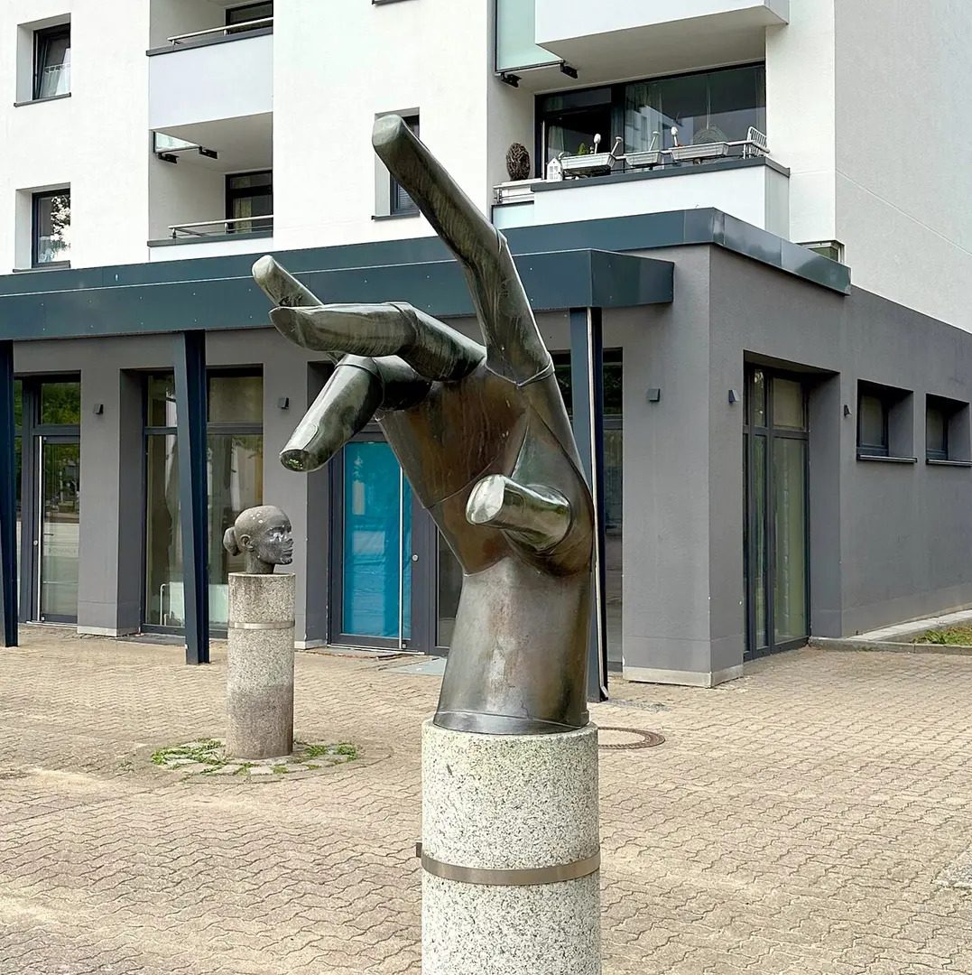 Hand