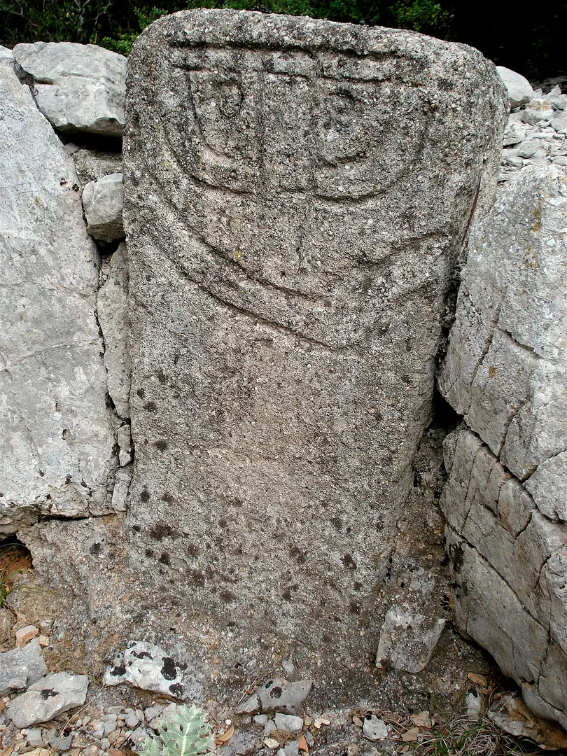 Tombe ovale de Cazarils A