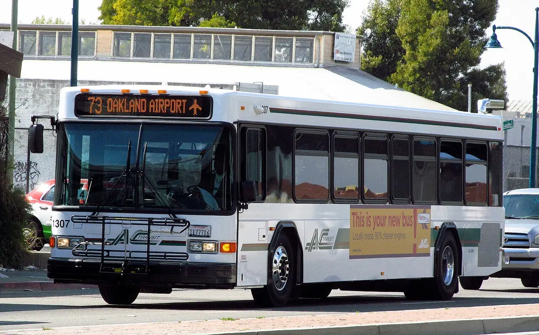 Oakland Coliseum station