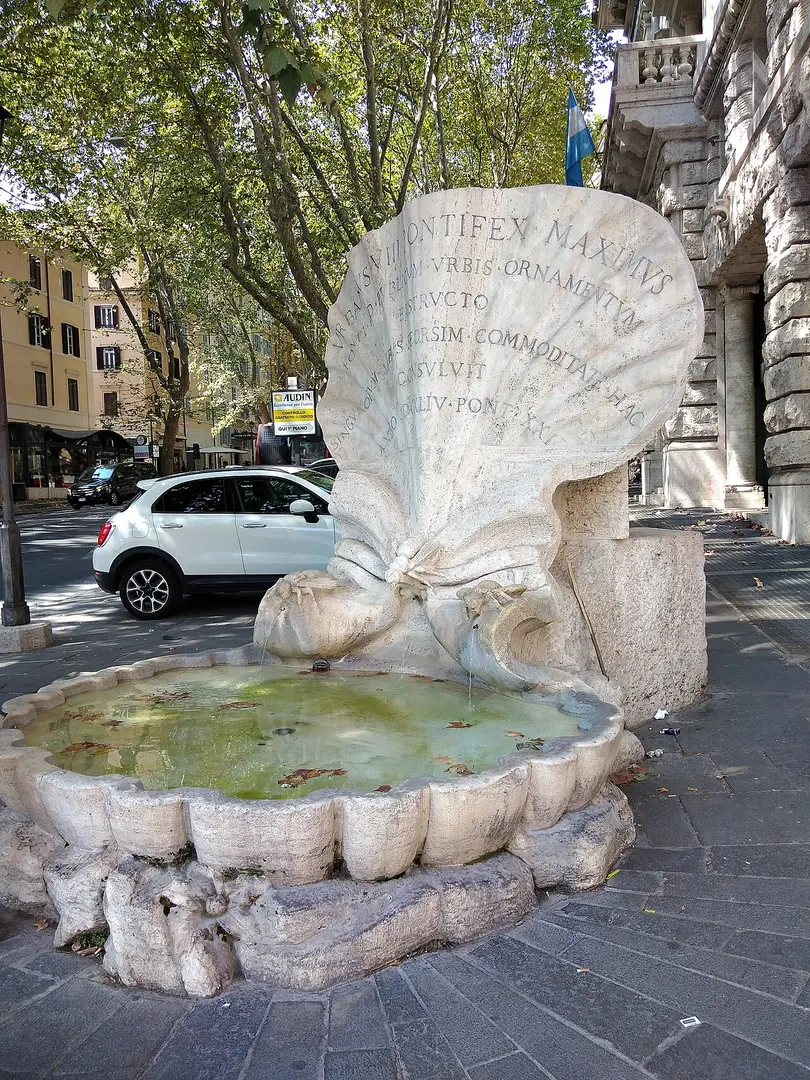 Bienen-Brunnen