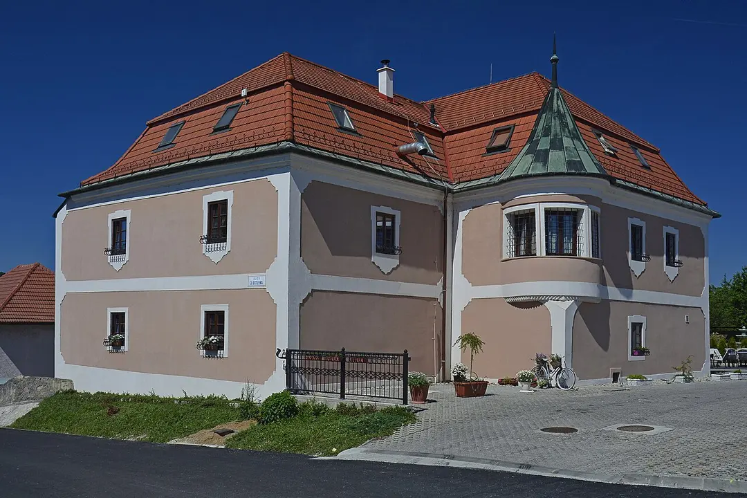 Kaštieľ Horné Ozorovce