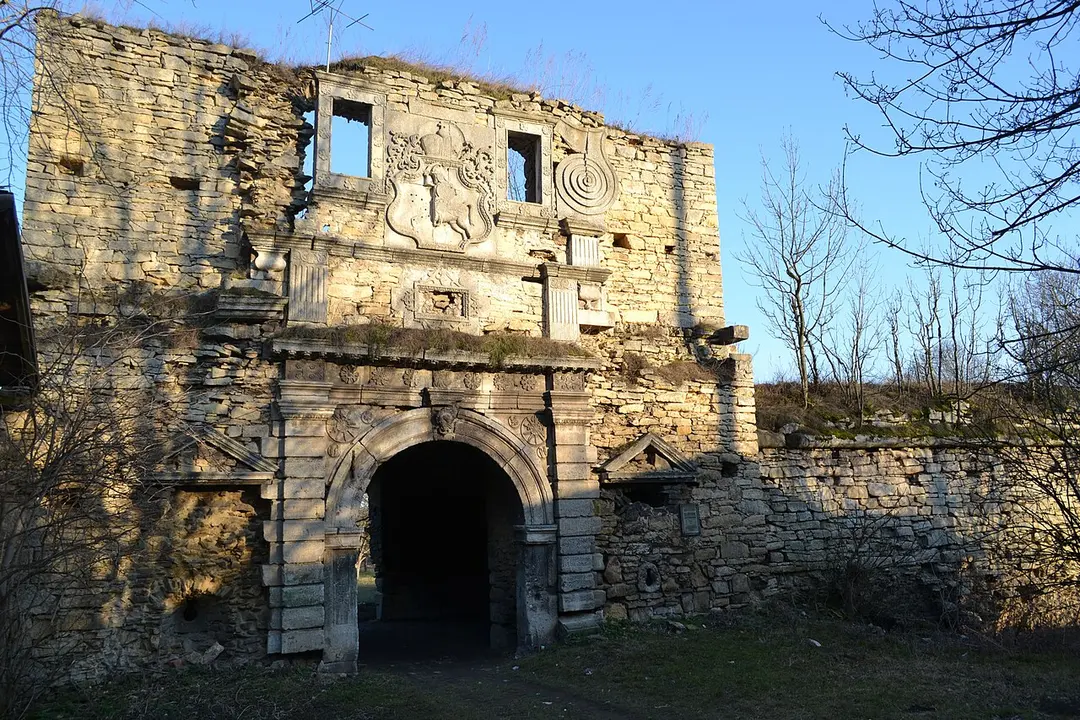 Chernelytsia Castle