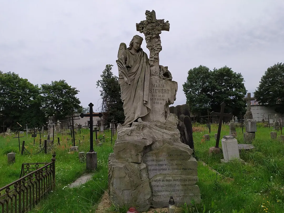 Katalickija Cemetery, Brest