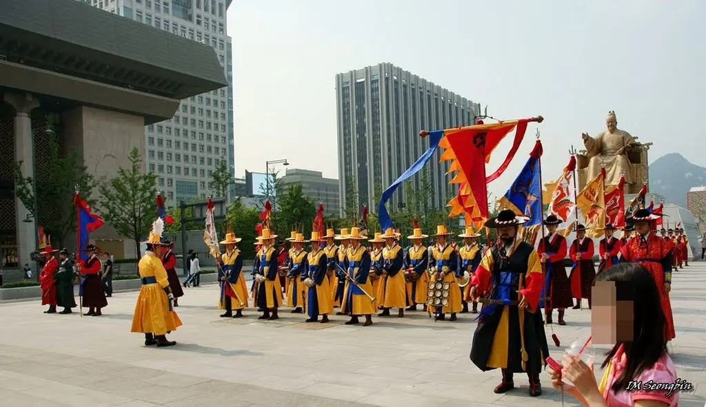 Statue of King Sejong