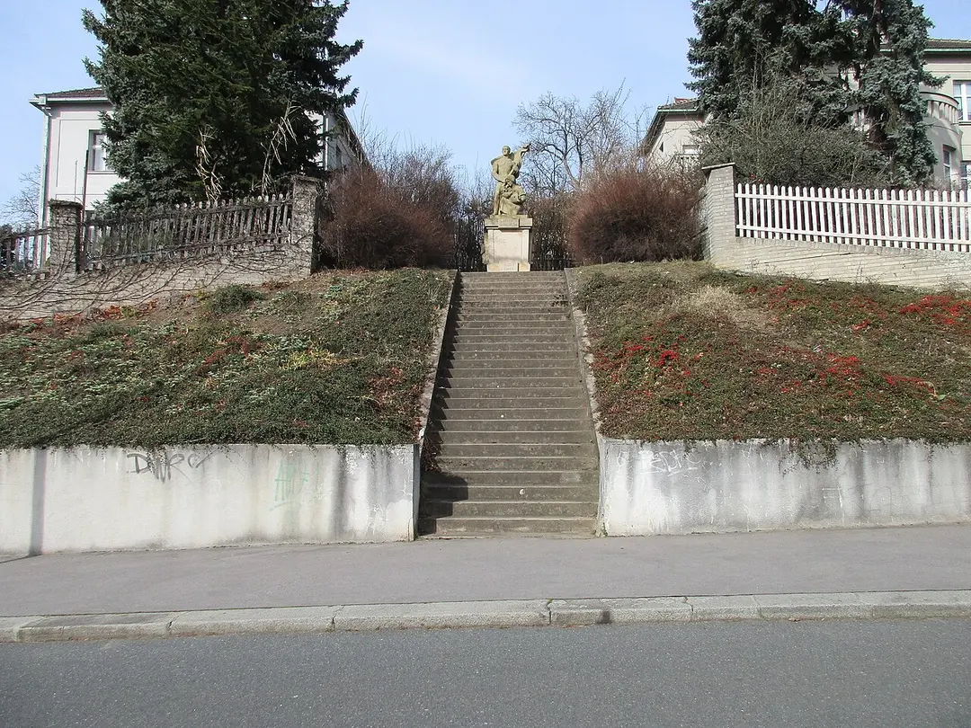 obětem a mstitelům