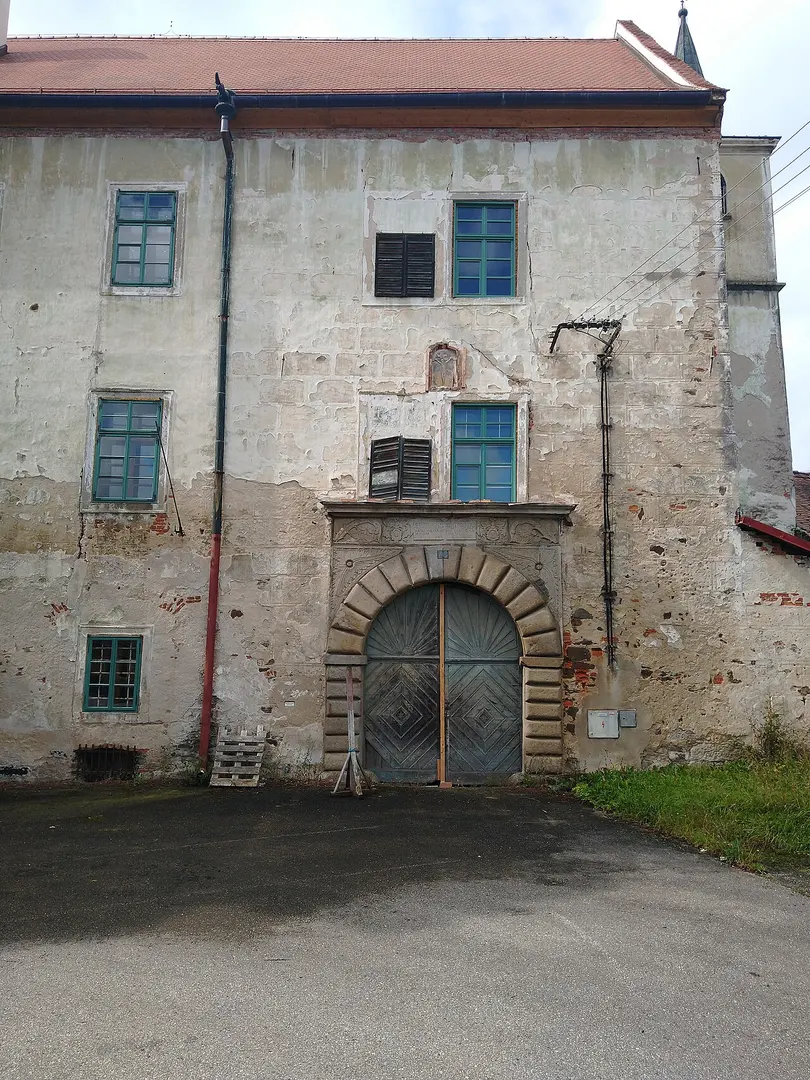 Zámek Komařice