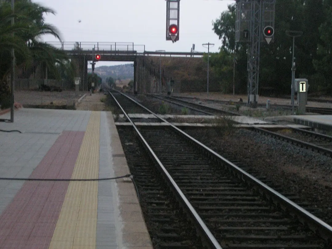 Siliqua railway station