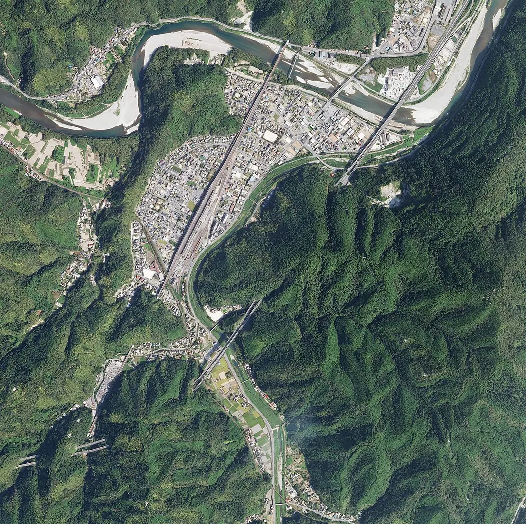 Shin-Iwakuni Station