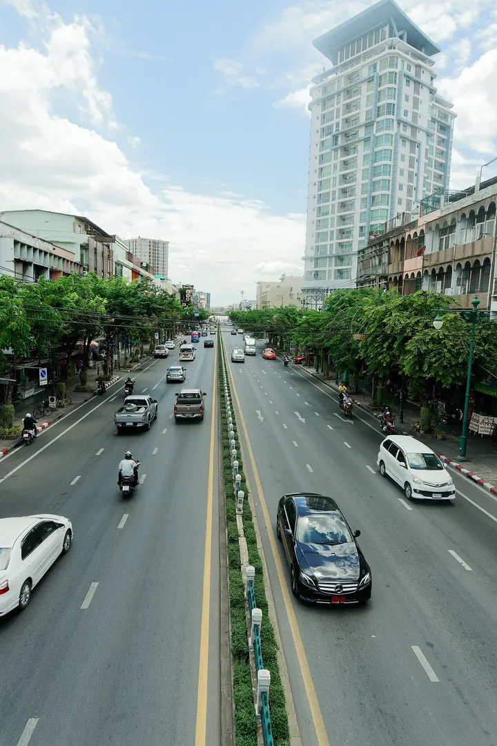 Intharaphithak Road