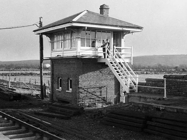 Eglinton railway station
