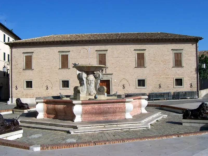 Fontana dei Leoni