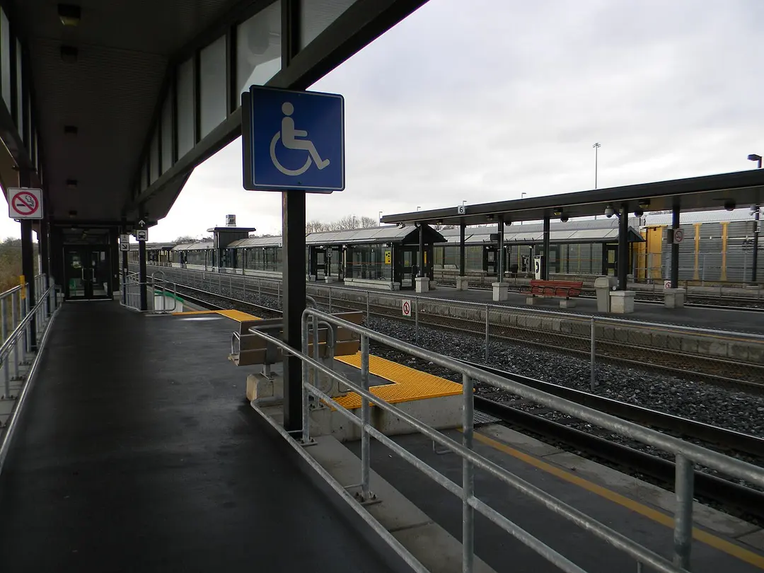 Aldershot GO Station