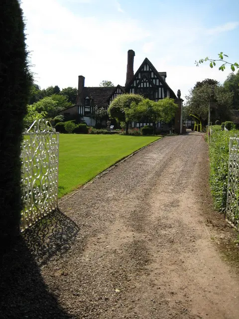 Hiddington Court