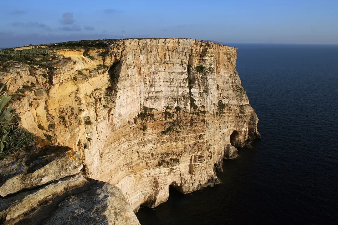 Ta' Ċenċ Cliff