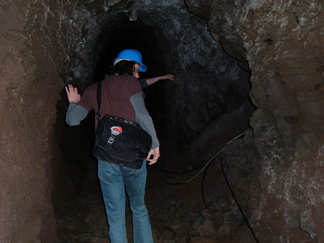 Cracroft Caverns