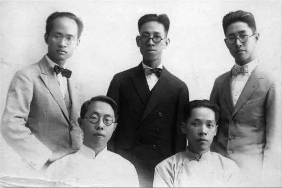 王力雕像
