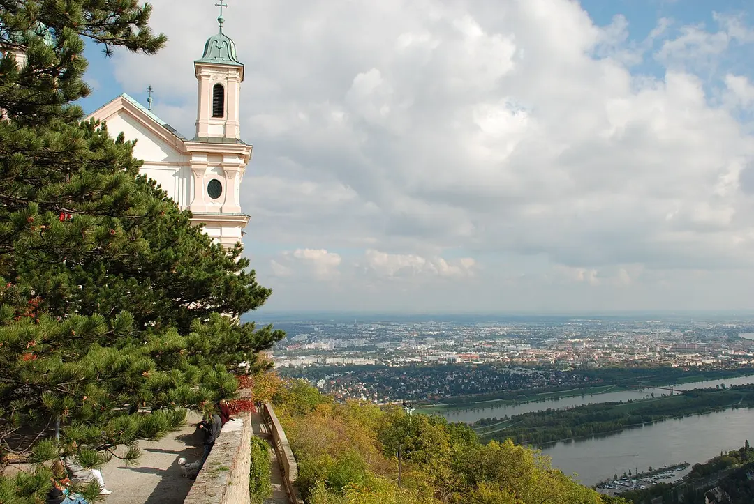 Kirche am Leopoldsberg