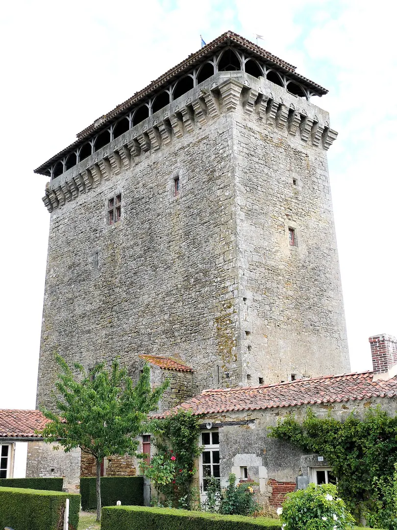Donjon de Bazoges en Pareds