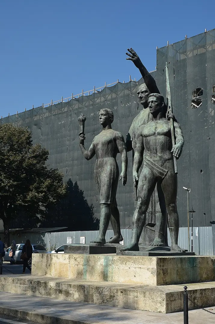 İstanbul Üniversitesi Atatürk ve Gençlik Anıtı