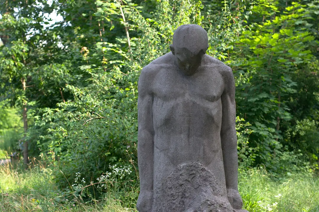 Statue
