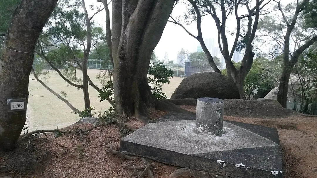 格仔山 Checkerboard Hill