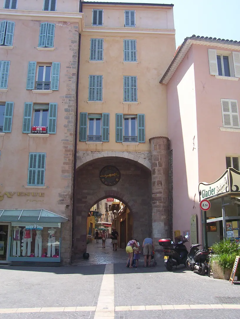 Porte de la Rade