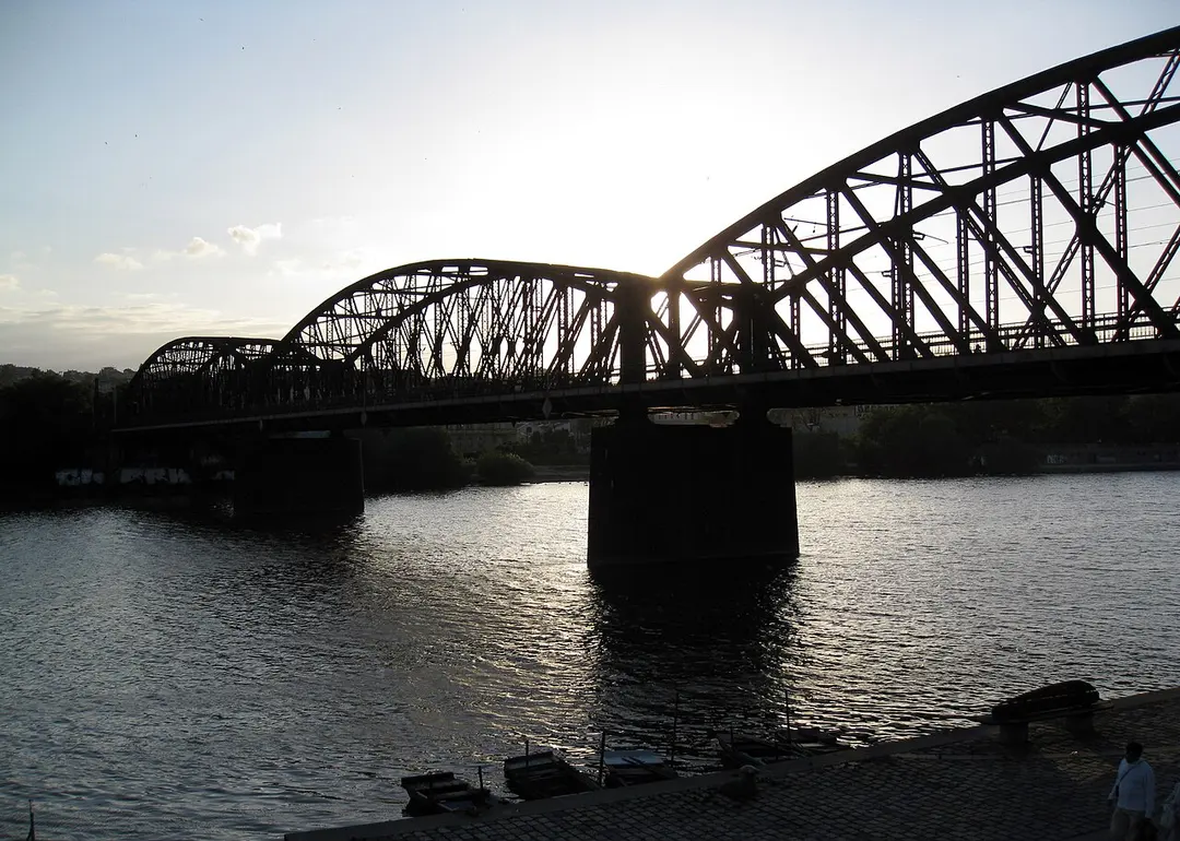 Eisenbahnbrücke