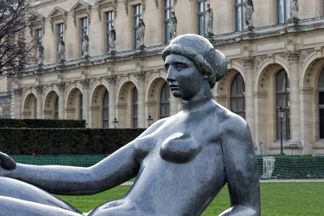 Jeune Fille allongée