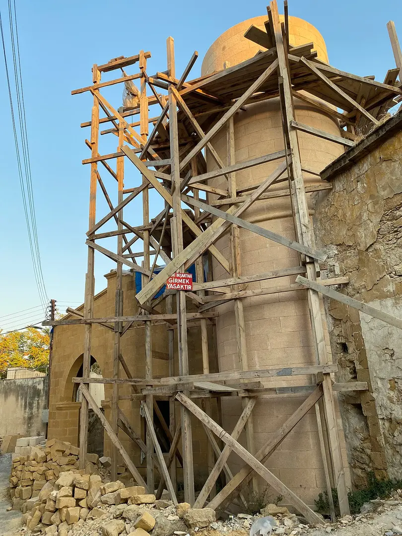 Dükkanlar Önü Mosque