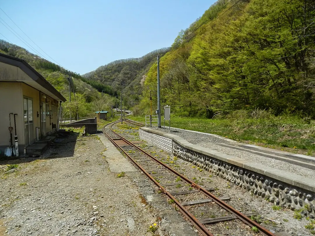 Hiratsuto Station