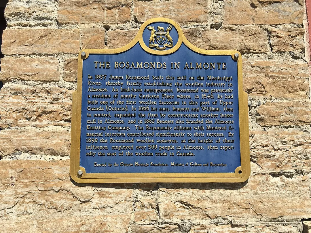 Almonte Cenotaph