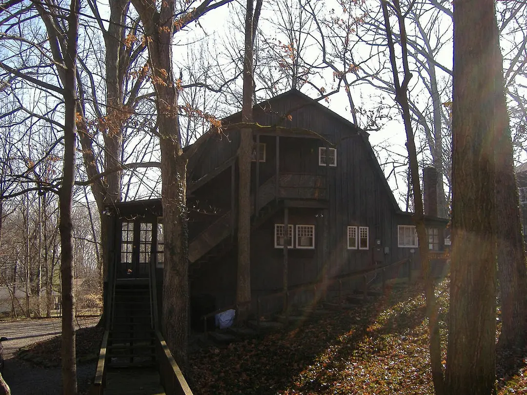 Little Loomhouse