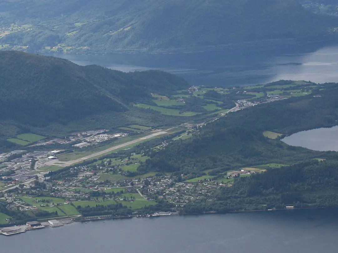 Flughafen Ørsta-Volda, Hovden