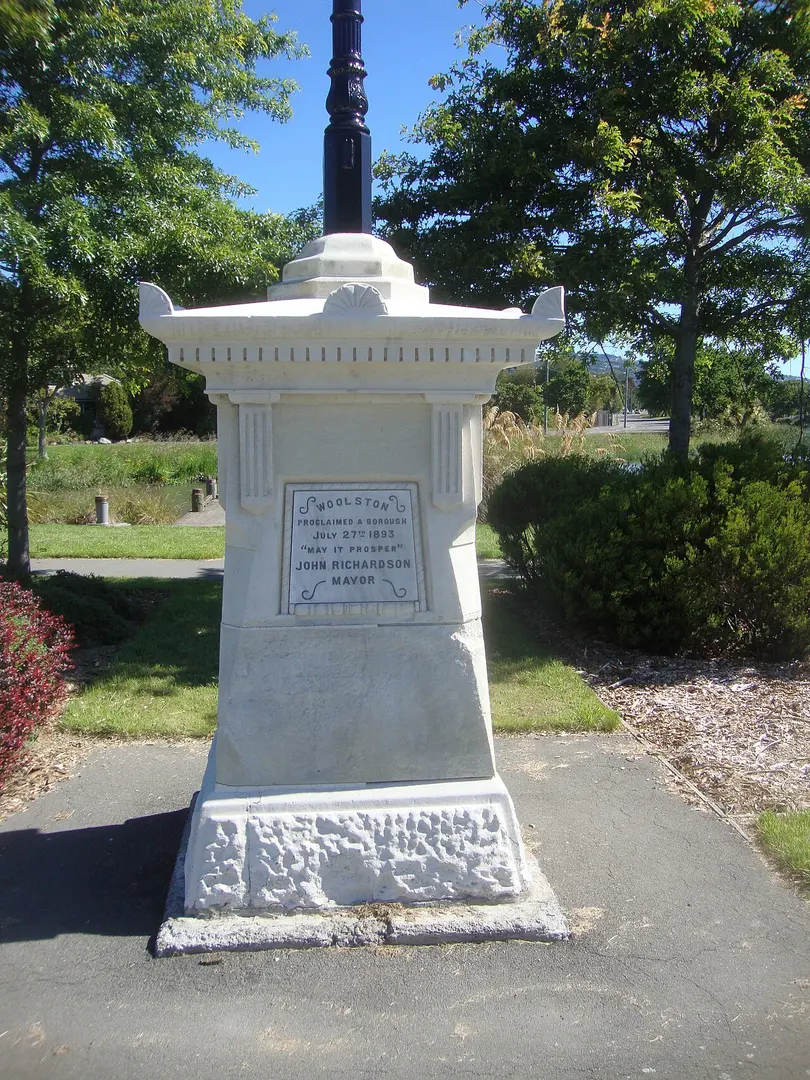 Woolston Borough Monument